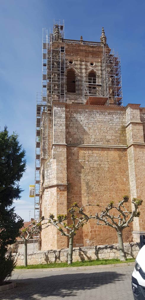 Tecnogrúa Bur S.L. andamio rehabilitación torre iglesia